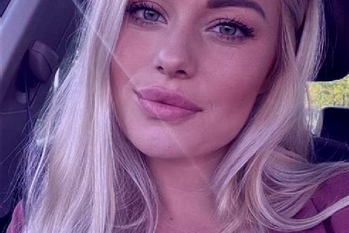 Riley, 33, a blonde hazel-eyed caribbean companion based in Deale. Offering Deep French Kissing, Striptease, Massage, Prostate Massage. Available for incall ...