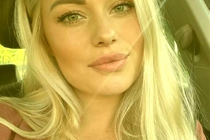 Riley, 33, a blonde hazel-eyed mediterranean companion based in Sevilla. Offering Overnight, Couples, Tantra, Domination. Available for incall and outcall, d...