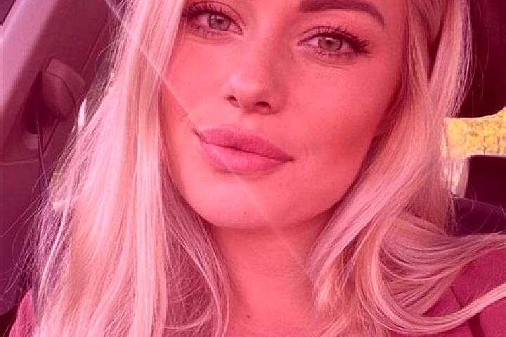 Riley, 33, a blonde hazel-eyed mixed companion based in Elmlohe. Offering Deep French Kissing, Tantra, BDSM, Erotic Massage. Available for incall and outcall...