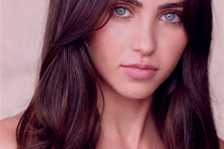 Riley, 33, a red brown-eyed mediterranean companion based in Altona-Nord. Offering Duos, Roleplay, Girlfriend Experience. Available for incall and outcall, d...