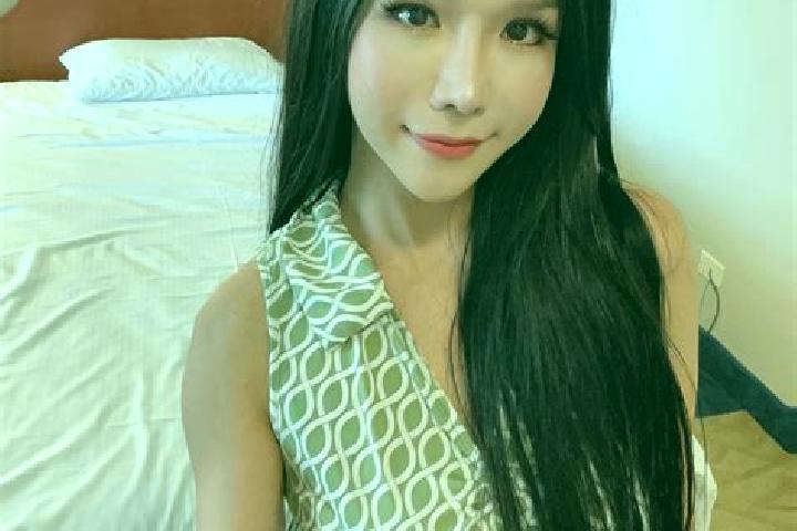 Riley, 34, a auburn amber-eyed asian companion based in Berlin. Offering CIM, OWO, 69. Available for incall and outcall, overnight bookings available.
