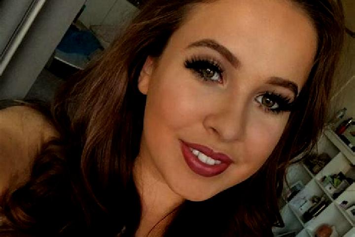 Riley, 34, a auburn amber-eyed slavic companion based in Huia. Offering GFE, Tantra, Prostate Massage. Available for incall and outcall, day and evening dates.