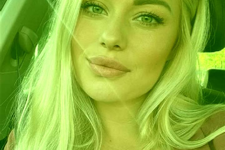 Riley, 34, a blonde hazel-eyed european companion based in Sahlavar. Offering Girlfriend Experience, Fetish, Travel Companion, Overnight, BDSM. Available for...