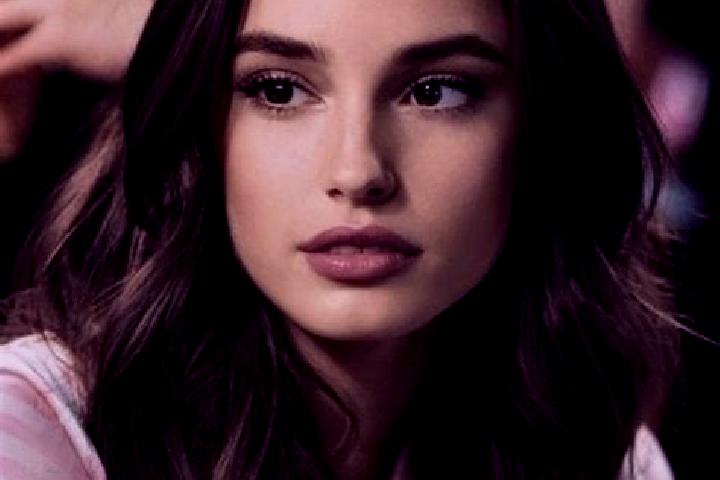 Riley, 34, a brunette brown-eyed middle eastern companion based in Alto del Espino. Offering BDSM, Couples, Prostate Massage, Deep French Kissing, Overnight....