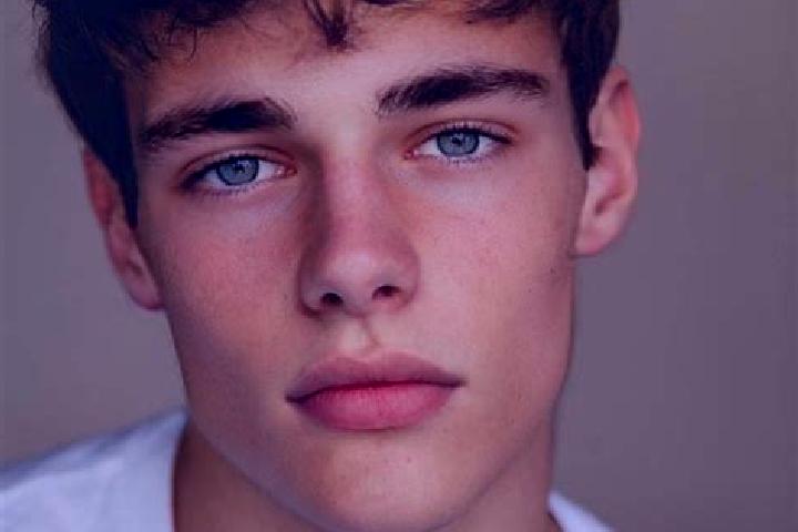 Riley, 34, a chestnut brown-eyed caucasian companion based in Vitrac-Saint-Vincent. Offering Travel Companion, Deep French Kissing, OWO. Available for incall...