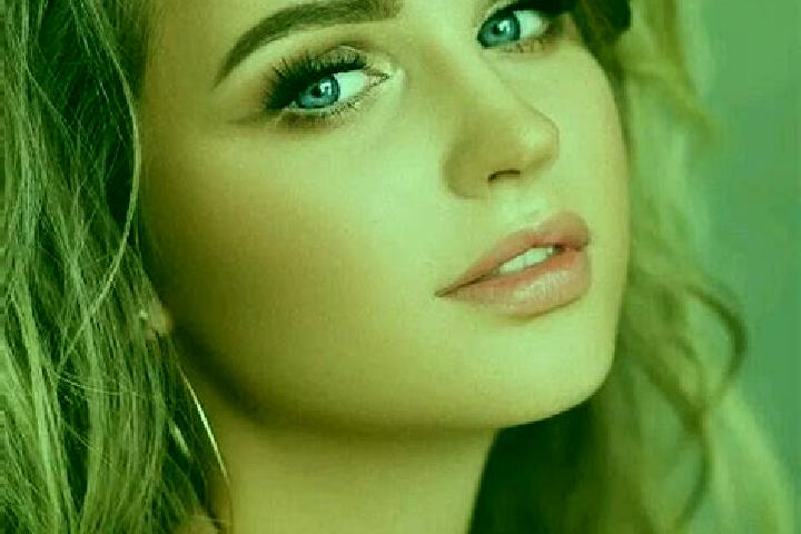 Riley, 34, a dark blonde blue-eyed mediterranean companion based in Luck. Offering BDSM, Travel Companion, Girlfriend Experience. Available for incall and ou...
