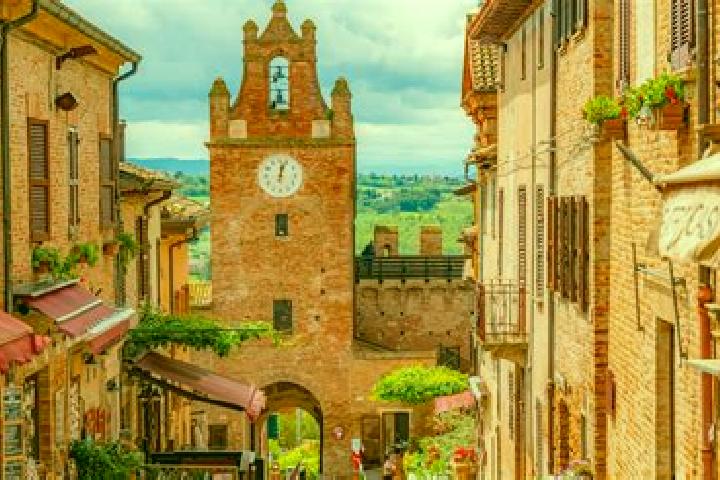 Riley, 34 — Escort in Borgo Fra Diavolo, Italy