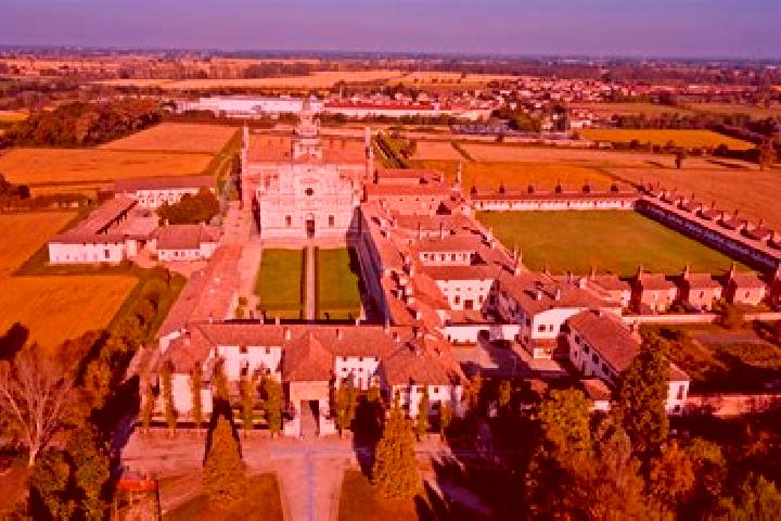 Riley, 34 — Escort in Certosa di Pavia, Italy