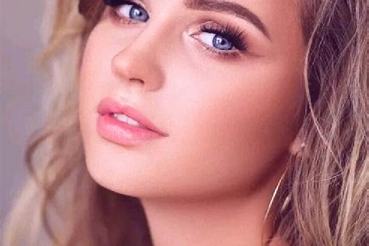 Riley, 35, a dark blonde blue-eyed slavic companion based in Marupit. Offering Fetish, Dinner Date, BDSM. Available for incall and outcall, day and evening d...