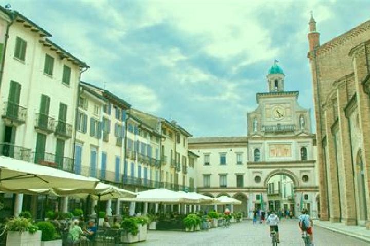 Riley, 35 — Escort in Crema, Italy