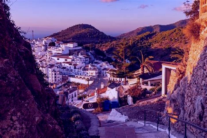 Riley, 35 — Escort in Frigiliana, Spain