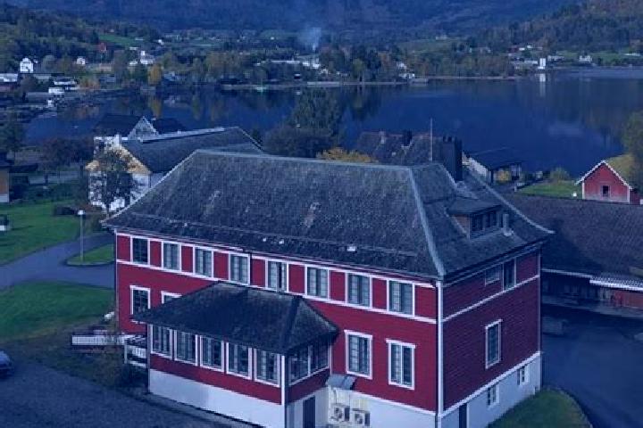 Riley, 35 — Escort in Hornindal, Norway