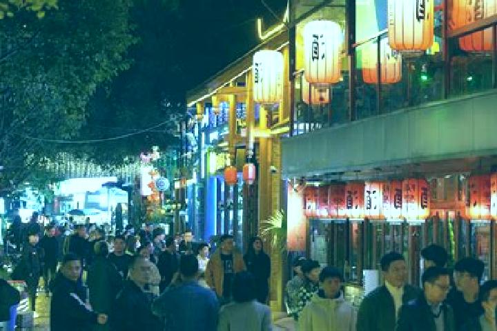 Riley, 35 — Escort in Jinniu, China