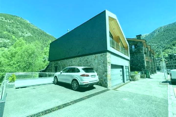 Riley, 35 — Escort in La Cortinada, Andorra