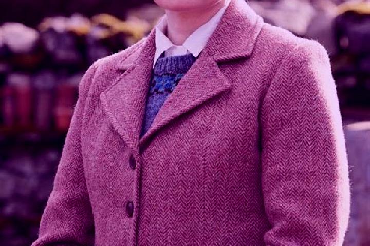 Riley, 36, a chestnut green-eyed caucasian companion based in Cairneyhill. Offering A-Level, Fetish, Duos. Available for incall and outcall, overnight bookin...