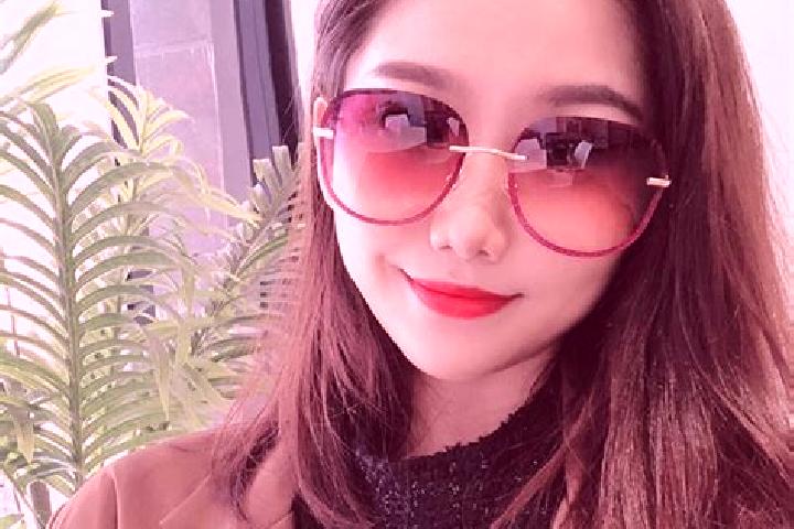 Riley, 36 — Escort in Caowei, China
