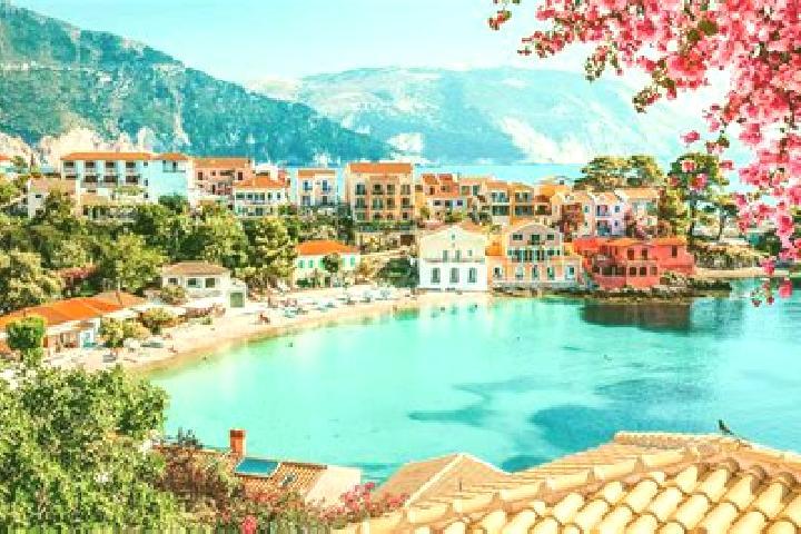 Riley, 36 — Escort in Triadhion, Greece