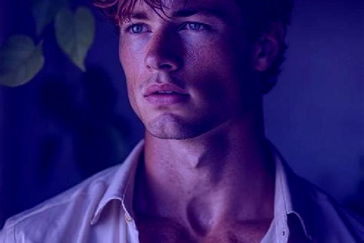 Riley, 37, a auburn green-eyed mediterranean companion based in Lazzeretto. Offering OWO, Erotic Massage, 69, Duos, BDSM. Available for incall and outcall, d...