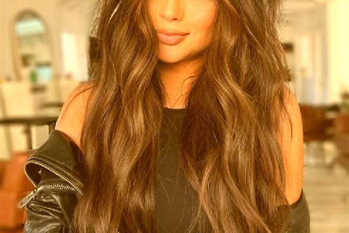 Riley, 37, a brunette dark-eyed slavic companion based in Esenyurt. Offering Dinner Date, OWO, Massage. Available for incall and outcall, day and evening dates.