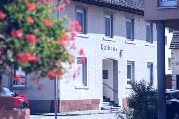 Riley, 37 — Escort in Aletshausen, Germany