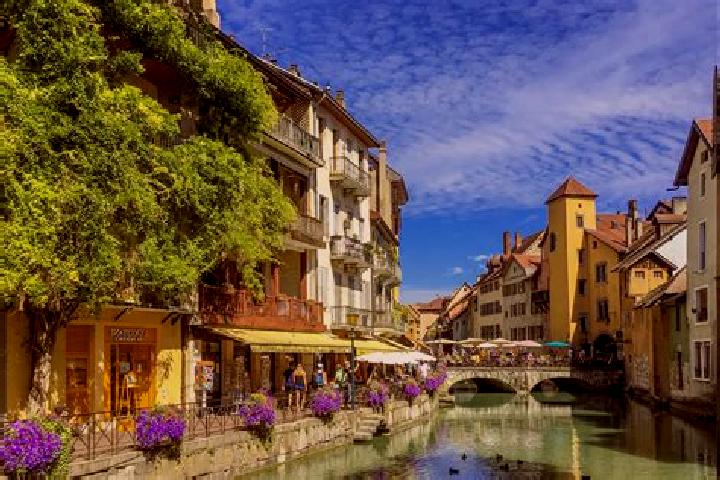 Riley, 38 — Escort in Giroussens, France