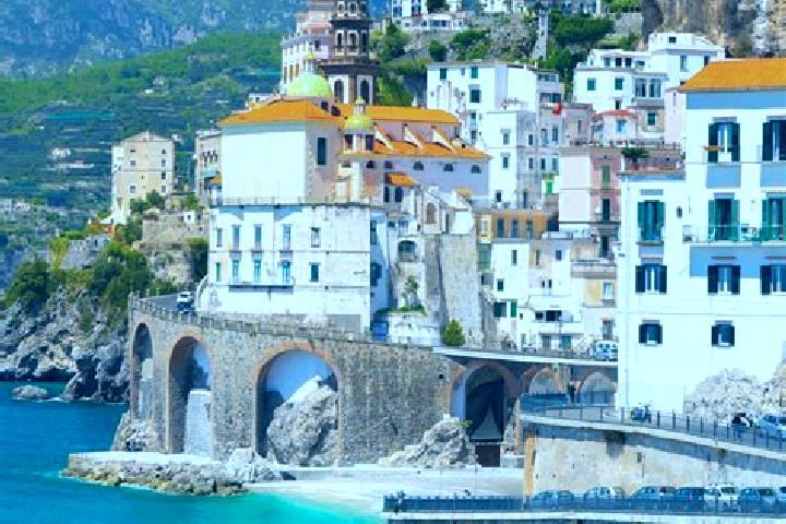 Riley, 39 — Escort in Crociate, Italy