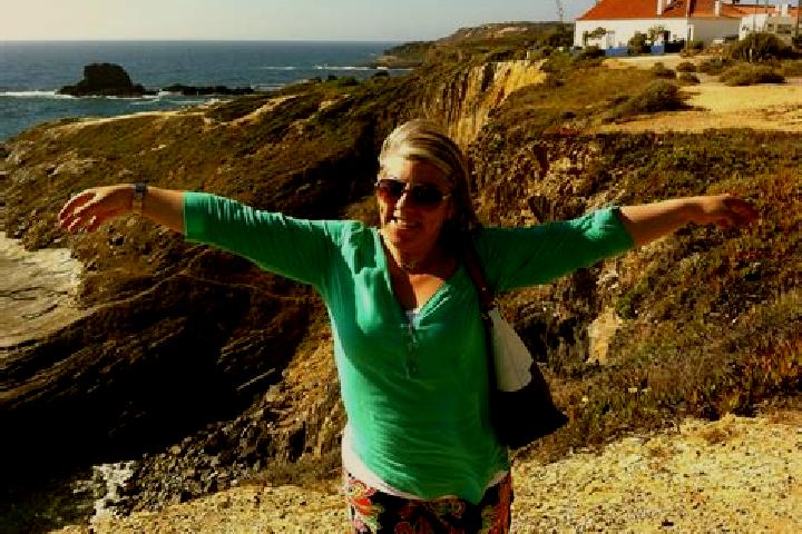 Rose, 20 — Escort in Almograve, Portugal