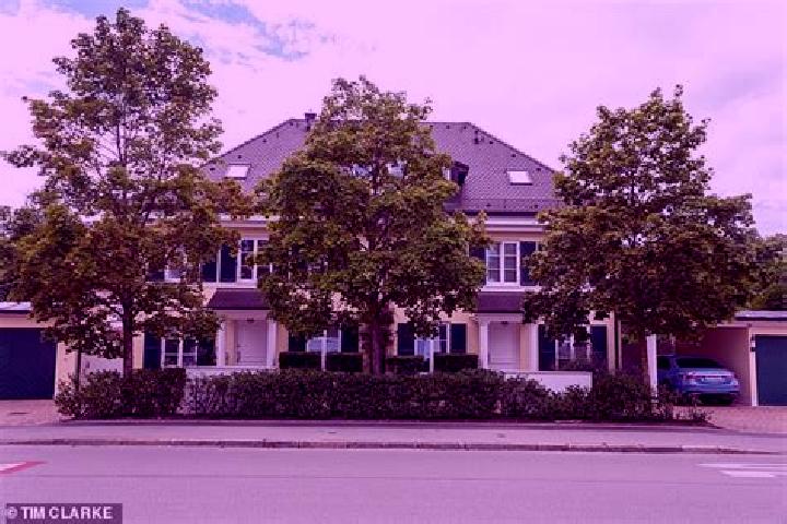 Rose, 20 — Escort in Baierbrunn, Germany