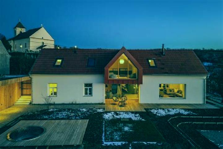 Rose, 20 — Escort in Kobyli, Czech Republic