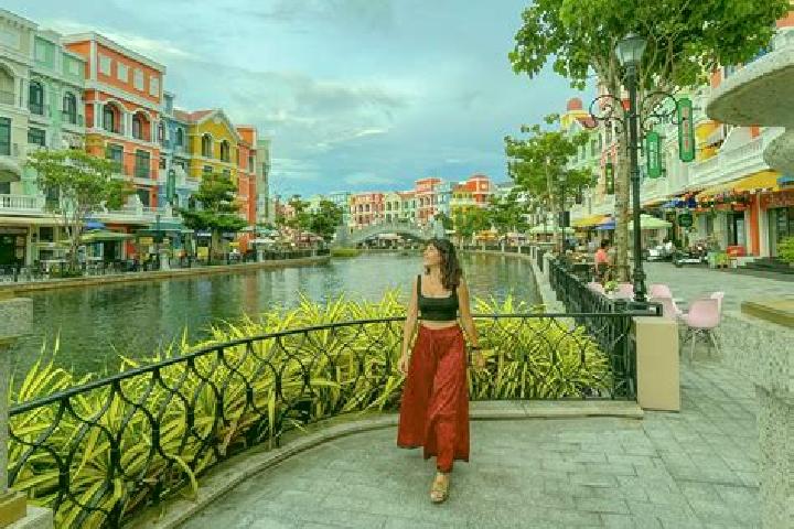Rose, 20 — Escort in Phu My, Vietnam