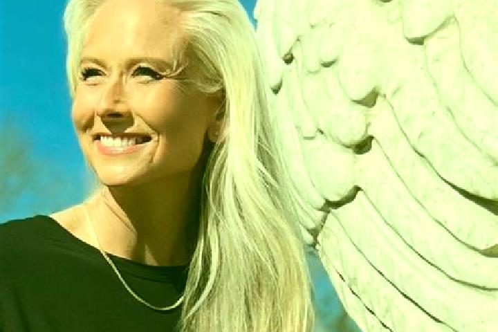 Rose, 20 — Escort in Sabro, Denmark