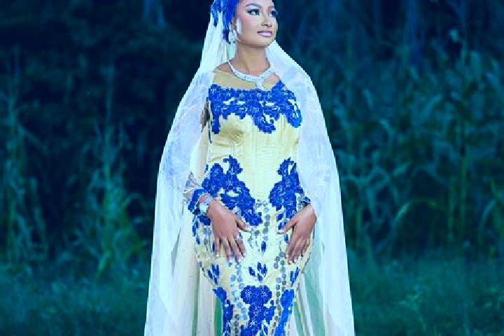 Rose, 20 — Escort in Safana, Nigeria
