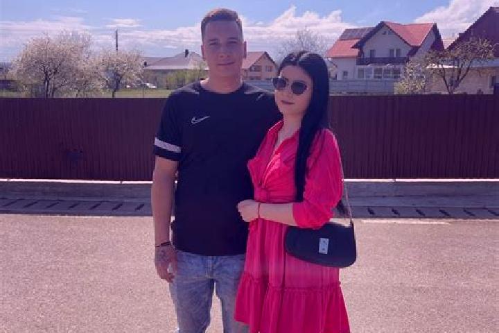 Rose, 20 — Escort in Stroiesti, Romania