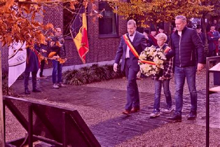 Rose, 20 — Escort in Vorselaar, Belgium