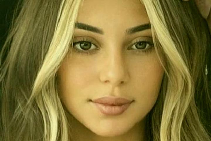 Rose, 21, a blonde brown-eyed indian companion based in Labenz. Offering CIM, Roleplay, OWO, 69. Available for incall and outcall, day and evening dates.