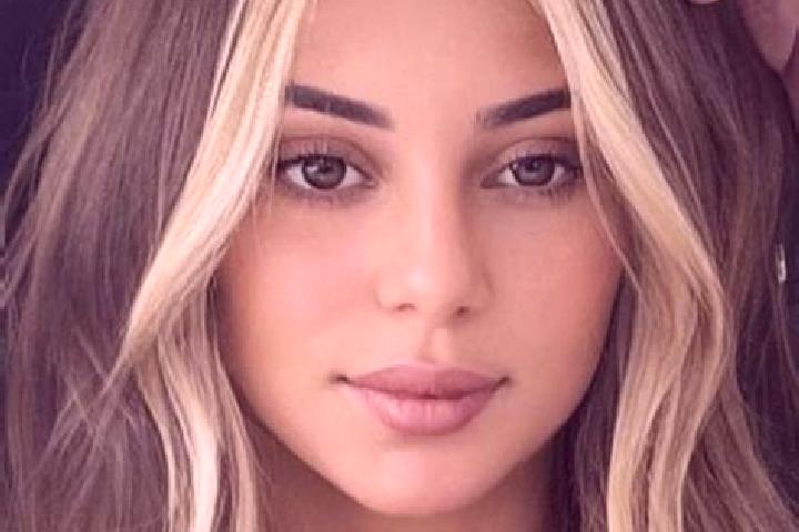 Rose, 21, a blonde brown-eyed middle eastern companion based in Moonbah. Offering OWO, Deep French Kissing, Striptease, Travel Companion, BDSM. Available for...