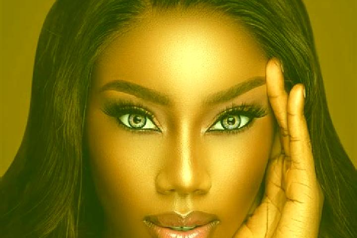 Rose, 21, a chestnut blue-eyed ebony companion based in Sfruz. Offering A-Level, Erotic Massage, Fetish, Party Girl. Available for incall and outcall, overni...