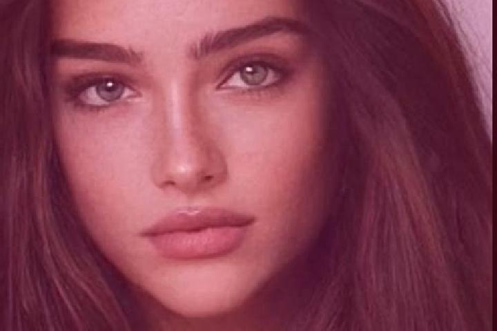 Rose, 21, a chestnut grey-eyed caucasian companion based in Coyoacan. Offering Travel Companion, OWO. Available for incall and outcall, day and evening dates.