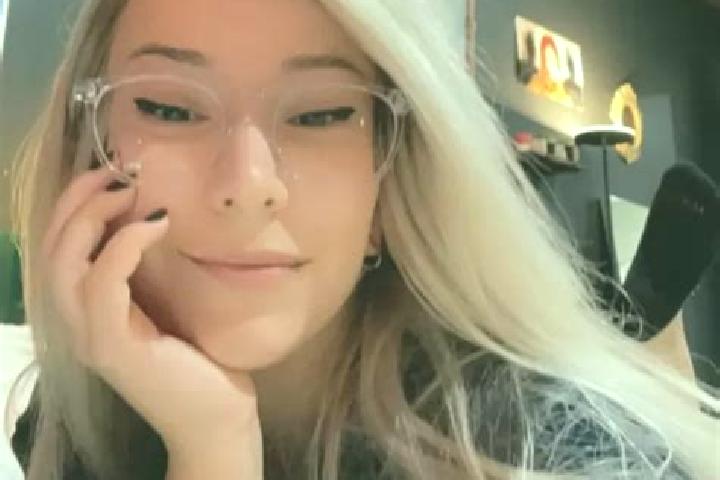 Rose, 21, a platinum blonde green-eyed latina companion based in Lumigny-Nesles-Ormeaux. Offering OWO, Tantra, Dinner Date, Duos. Available for incall and ou...