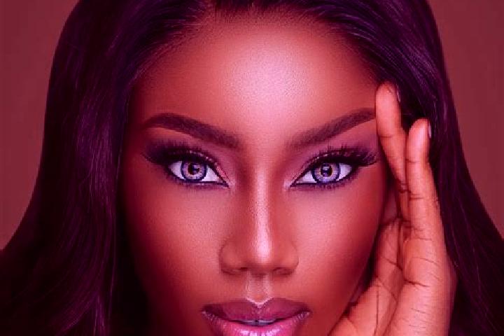 Rose, 21, a red blue-eyed ebony companion based in Ciudad Obregon. Offering Domination, Deep French Kissing, Tantra. Available for incall and outcall, day an...
