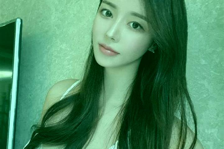Rose, 21 — Escort in Jiaqiong, China