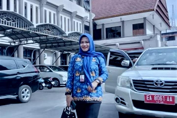Rose, 21 — Escort in Labangka Satu, Indonesia