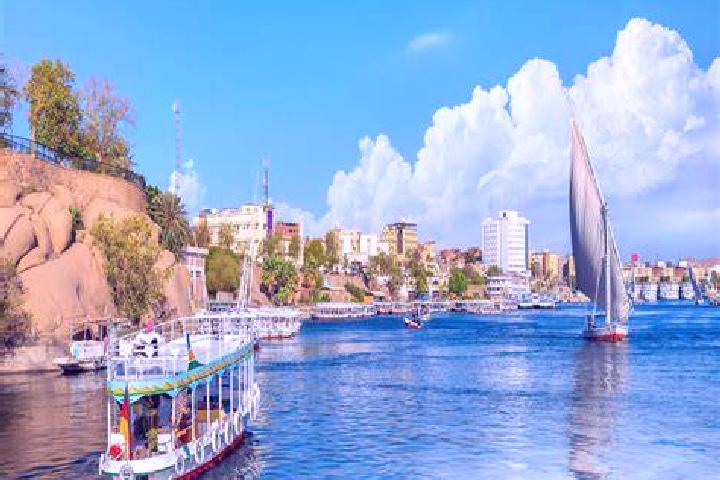 Rose, 21 — Escort in Maghaghah, Egypt