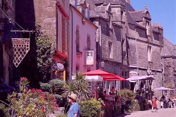 Rose, 21 — Escort in Rochefort-en-Terre, France