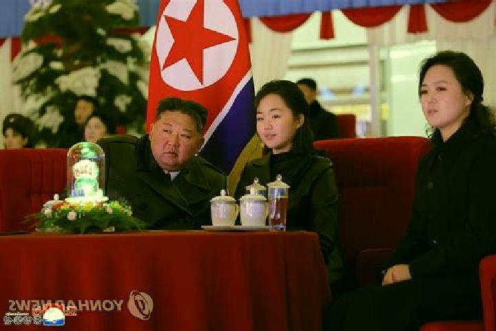 Rose, 21 — Escort in Songnae-ri, North Korea