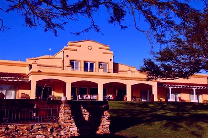 Rose, 21 — Escort in Villa Hernandarias, Argentina