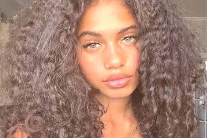 Rose, 22, a black grey-eyed ebony companion based in Rescaldina. Offering OWO, Fetish, CIM, Travel Companion. Available for incall and outcall, overnight boo...