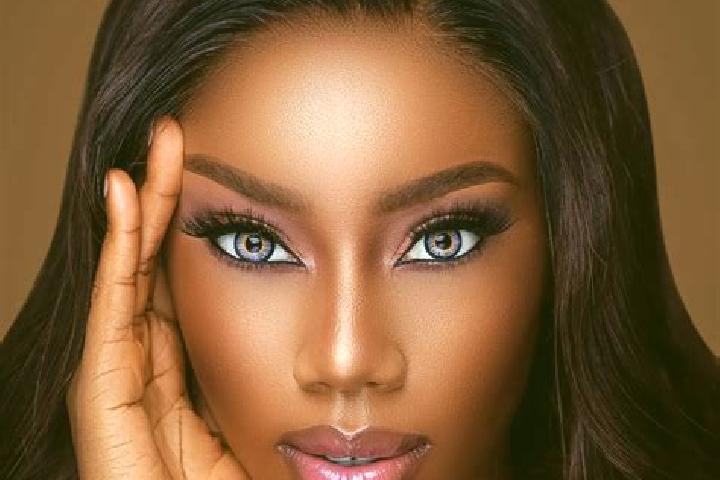 Rose, 22, a chestnut blue-eyed ebony companion based in Saint-Thegonnec. Offering BDSM, GFE, Massage. Available for incall and outcall, overnight bookings av...