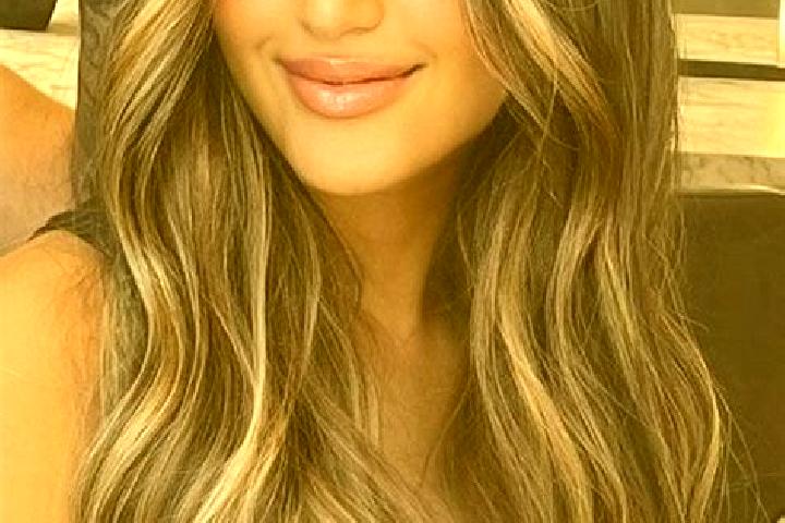 Rose, 22, a dark blonde brown-eyed caribbean companion based in Madinat Wadi an Natrun. Offering Erotic Massage, GFE, OWO, Couples, Party Girl. Available for...