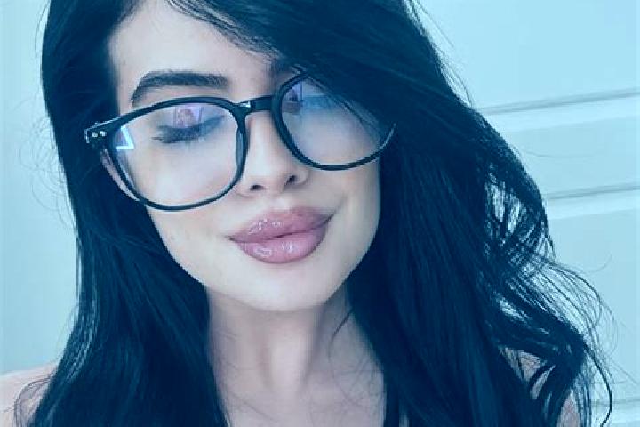 Rose, 22 — Escort in Amajari, Brazil